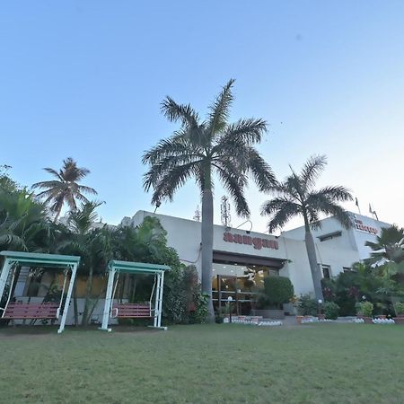 Chryso Hotels Pvt Ltd Ankleshwar Dış mekan fotoğraf