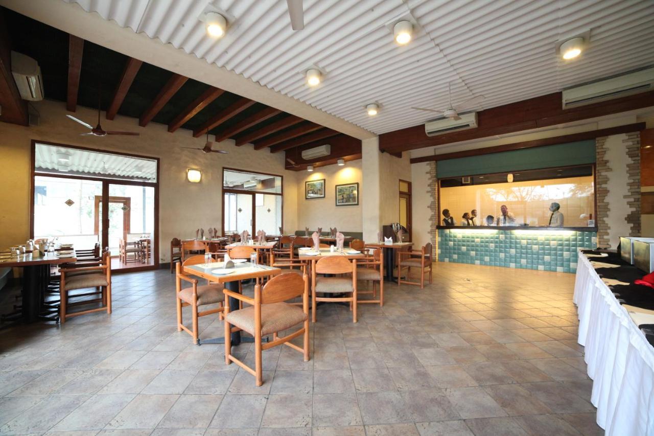 Chryso Hotels Pvt Ltd Ankleshwar Dış mekan fotoğraf