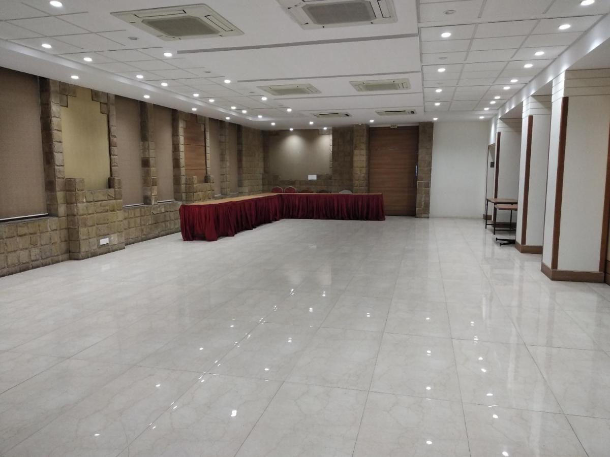 Chryso Hotels Pvt Ltd Ankleshwar Dış mekan fotoğraf