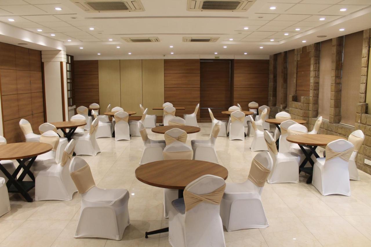 Chryso Hotels Pvt Ltd Ankleshwar Dış mekan fotoğraf