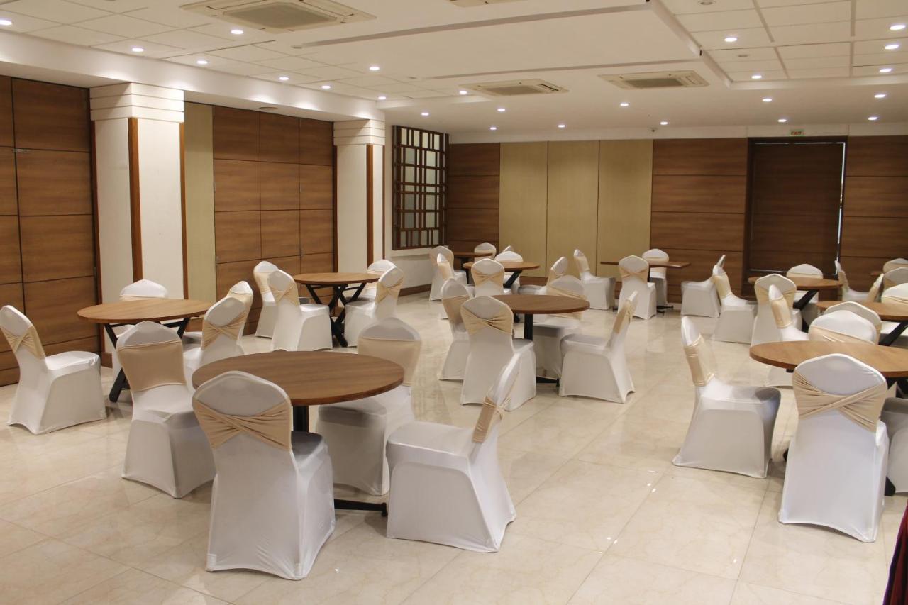 Chryso Hotels Pvt Ltd Ankleshwar Dış mekan fotoğraf
