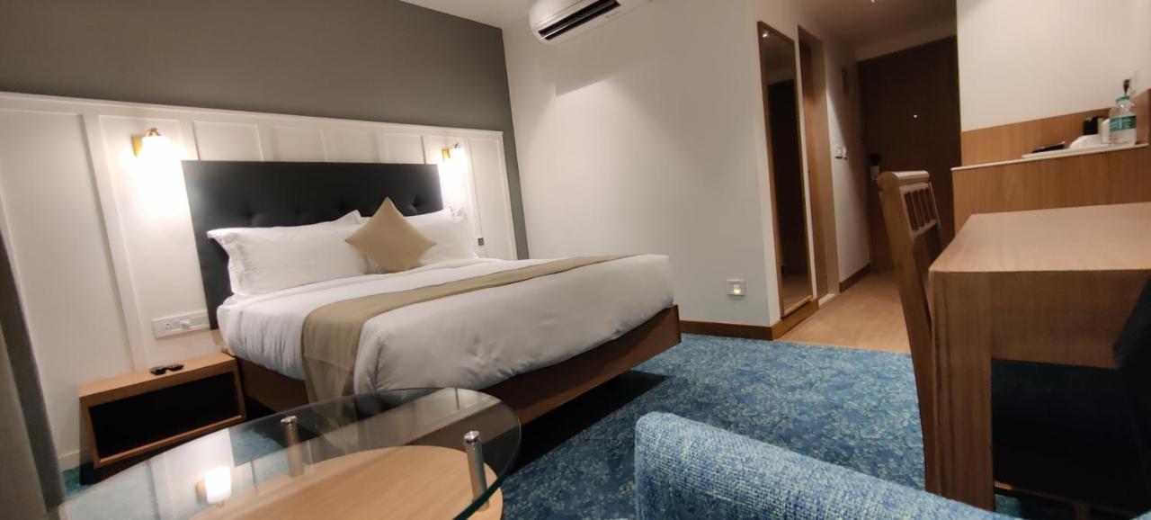 Chryso Hotels Pvt Ltd Ankleshwar Dış mekan fotoğraf