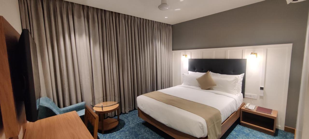 Chryso Hotels Pvt Ltd Ankleshwar Dış mekan fotoğraf