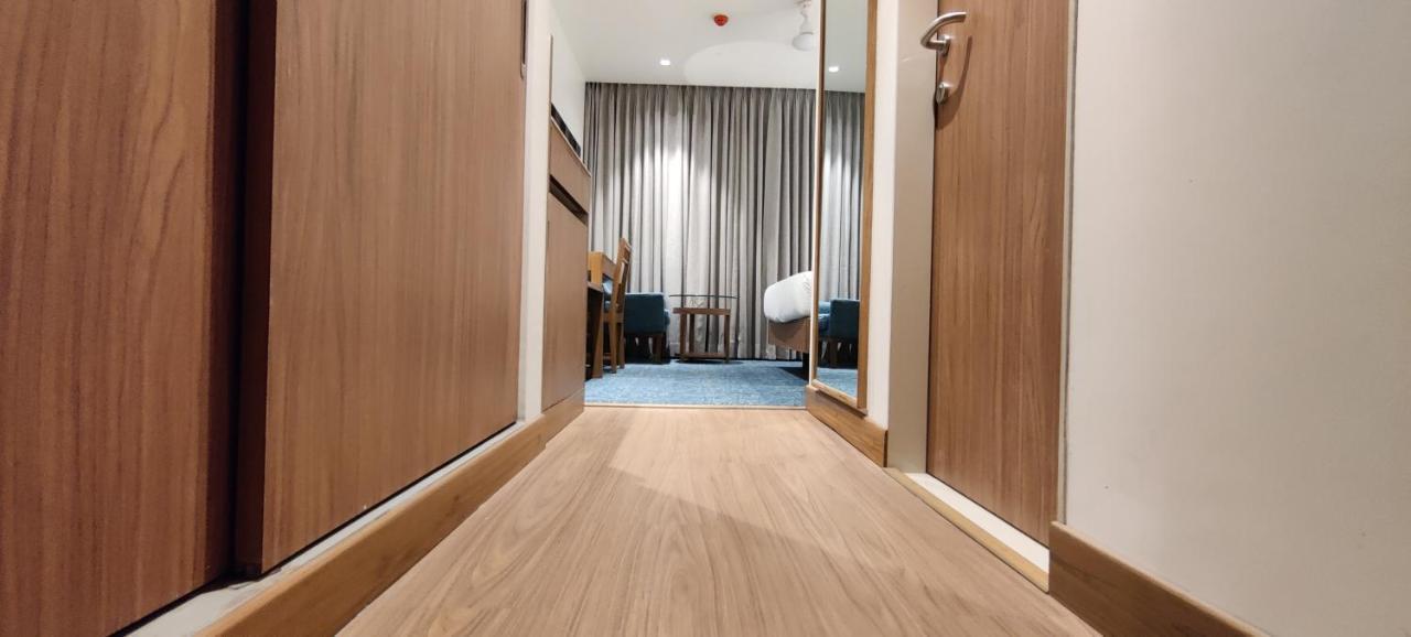 Chryso Hotels Pvt Ltd Ankleshwar Dış mekan fotoğraf